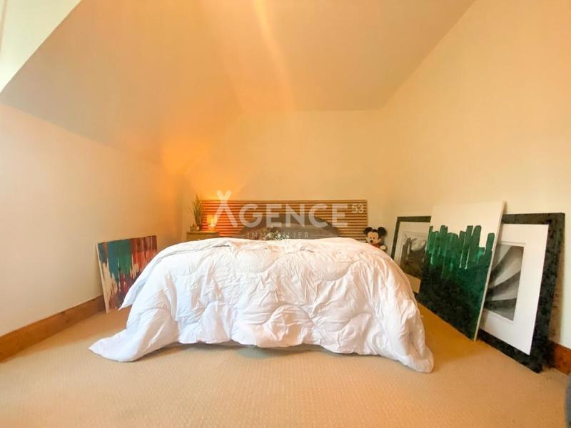 Maison - 221 m² - 7 pièces