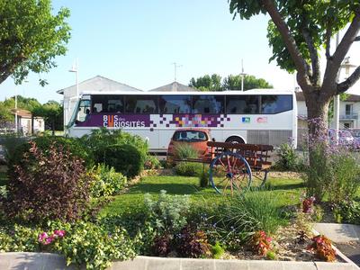 Le Bus des curiosités