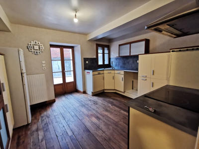 Maison - 235 m² - 8 pièces