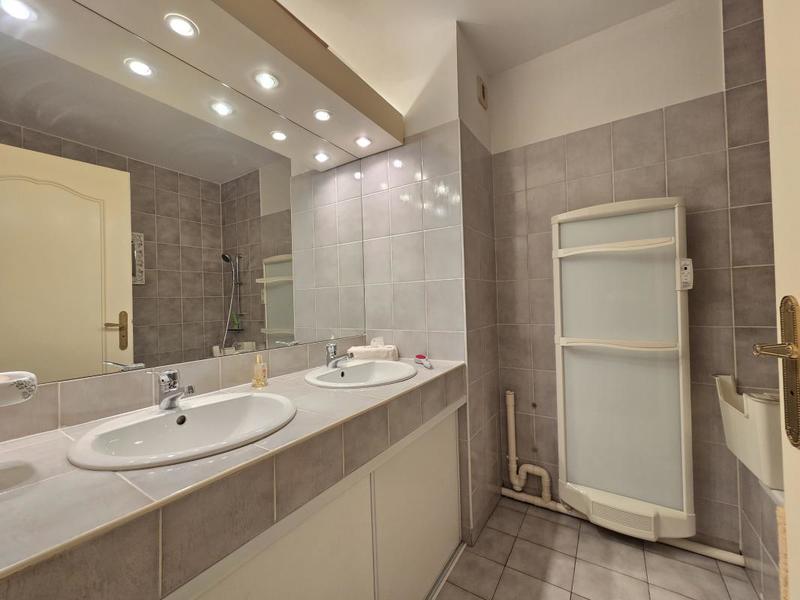 Appartement ancien - 104 m² - 4 pièces