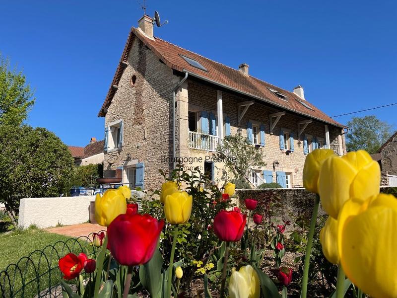 Propriété - 190 m² - 6 pièces