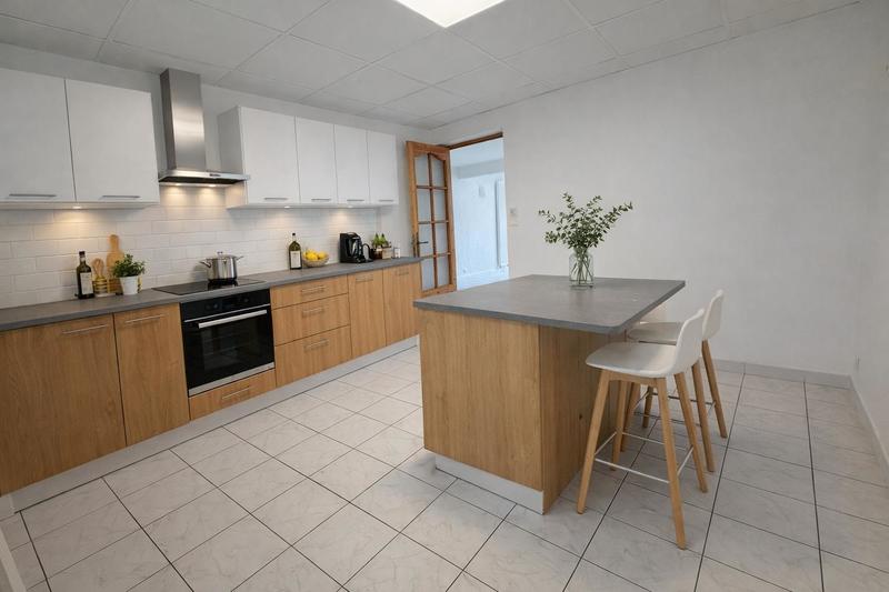 Maison - 121 m² - 7 pièces