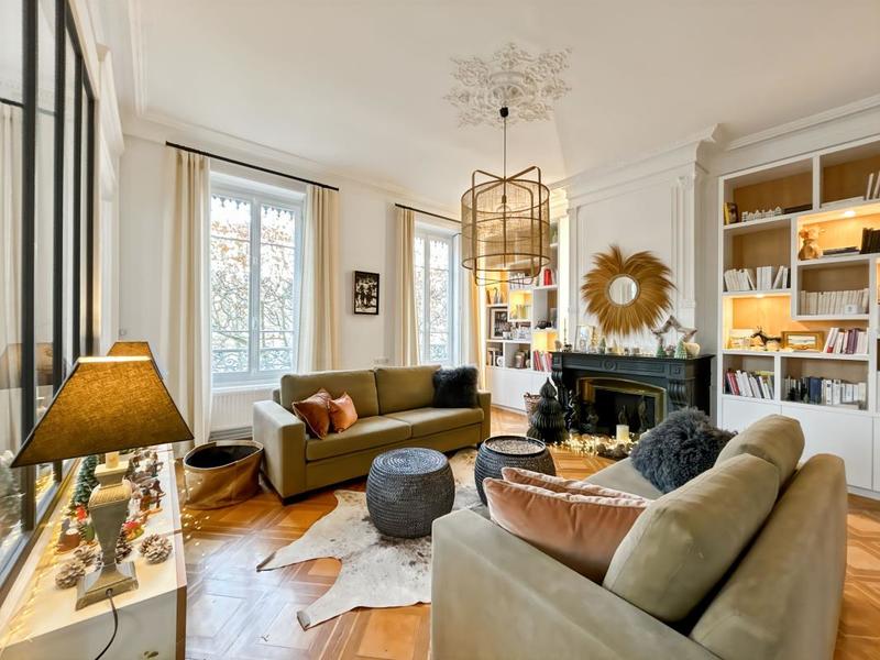 Appartement - 129 m² - 5 pièces