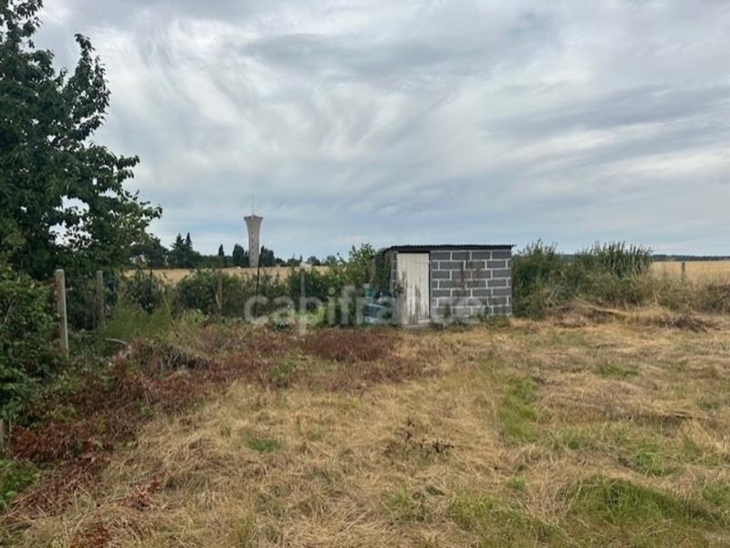 Terrain constructible - 1 302 m²