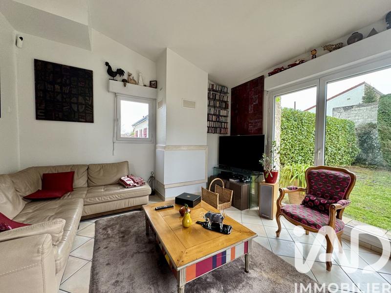 Maison - 121 m² - 8 pièces