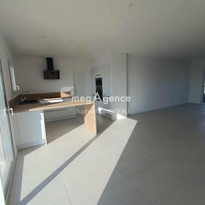 Maison - 104 m² - 4 pièces