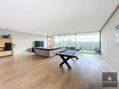 Maison - 260 m² - 6 pièces