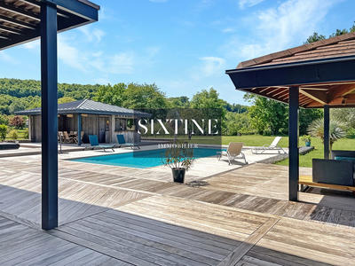 Maison contemporaine - 254 m² - 7 pièces