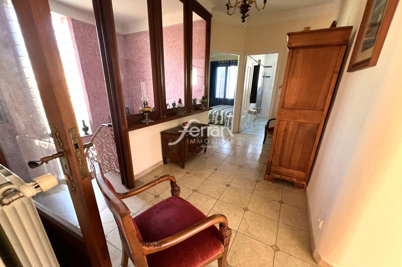 Maison - 222 m² - 9 pièces