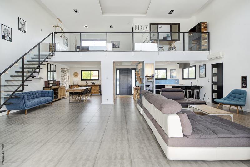 Villa - 254 m² - 6 pièces