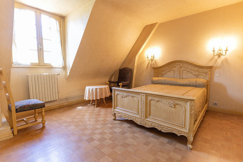 Maison - 200 m² - 6 pièces