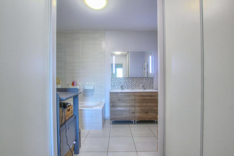 Appartement - 100 m² - 4 pièces