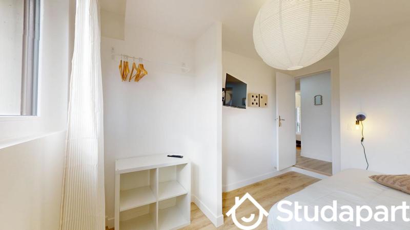 Chambre - 10 m² - 1 pièce