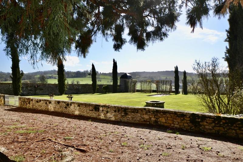 Maison - 432 m² - 14 pièces