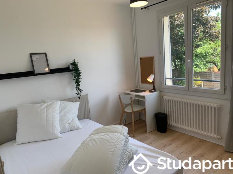 Chambre - 9 m² - 1 pièce