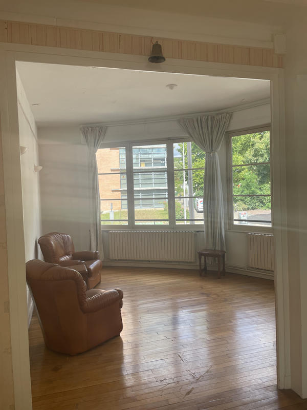 Maison - 250 m² - 6 pièces