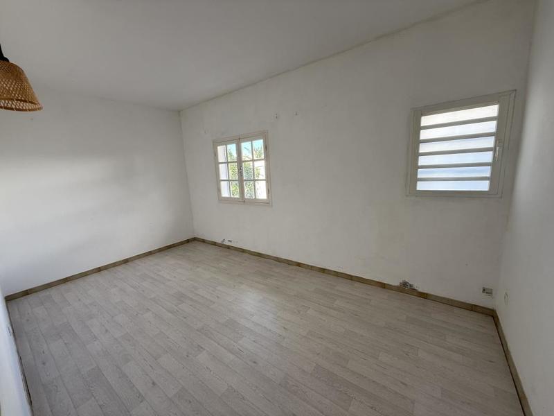 Maison - 202 m² - 7 pièces