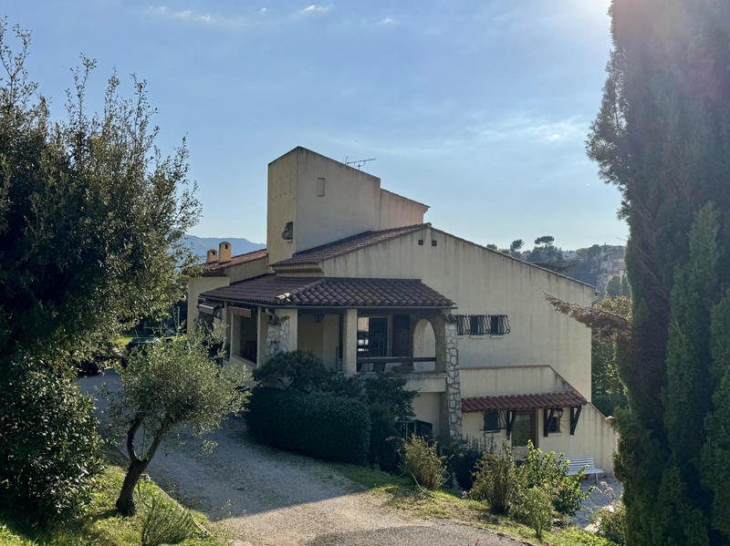 Appartement - 147 m² - 5 pièces