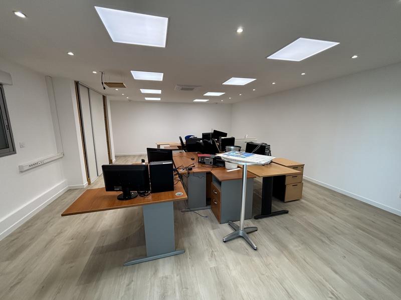 Local d'activités - 1 000 m²