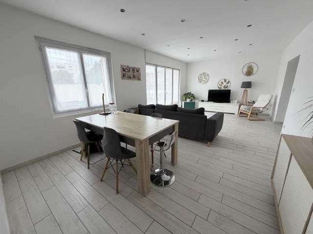 Maison - 105 m² - 4 pièces