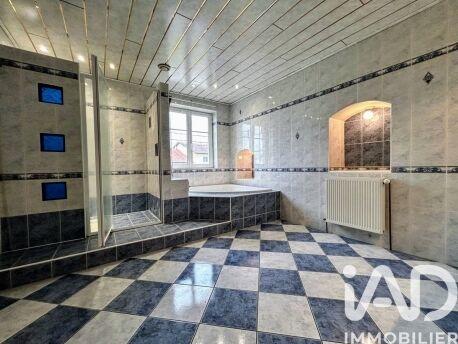 Maison - 237 m² - 6 pièces