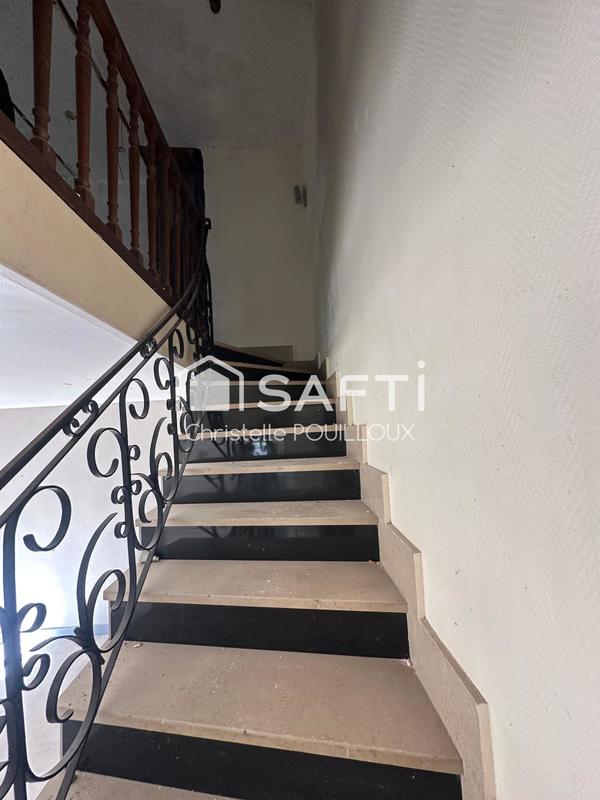 Maison - 196 m² - 8 pièces