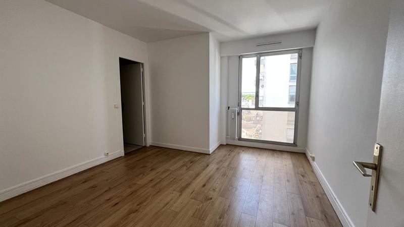 Appartement - 127 m² - 6 pièces