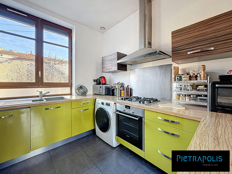 Maison traditionnelle - 142 m² - 6 pièces