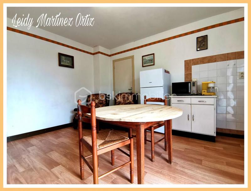 Maison - 350 m² - 21 pièces