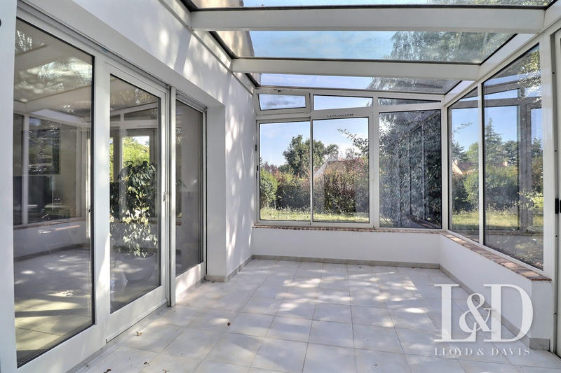 Maison contemporaine - 230 m² - 9 pièces