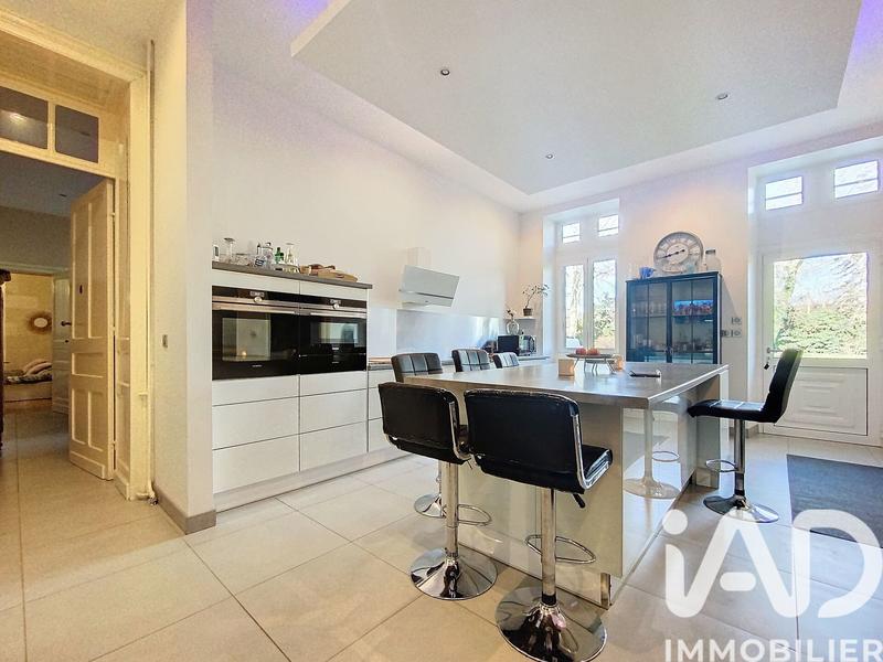 Maison - 471 m² - 11 pièces