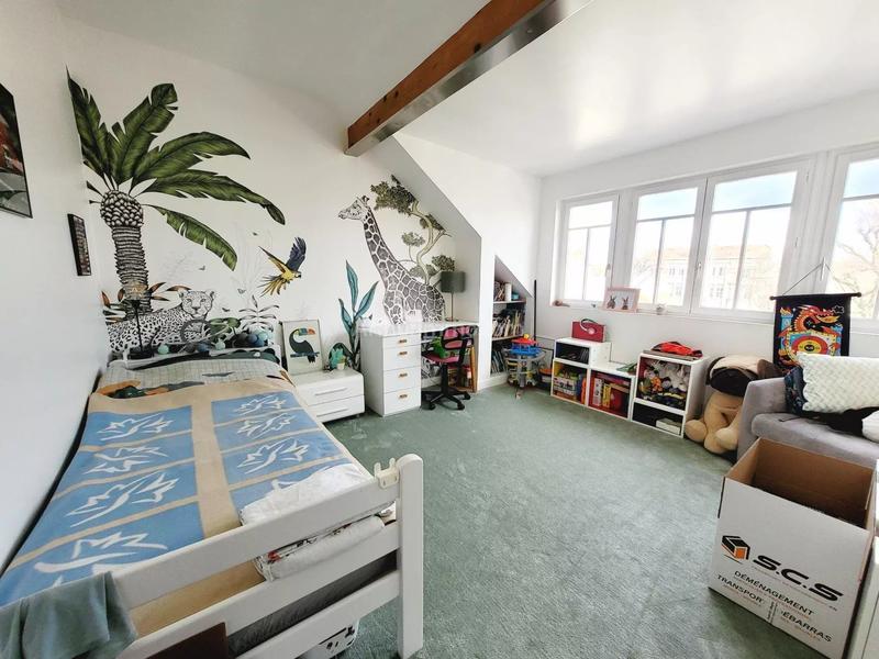 Maison - 155 m² - 9 pièces