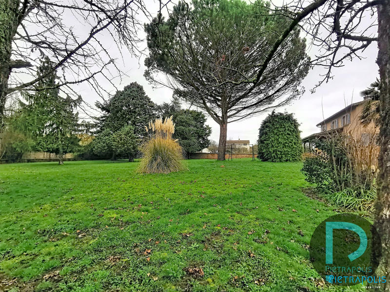 Maison - 280 m² - 9 pièces