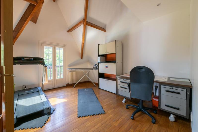 Maison - 208 m² - 6 pièces