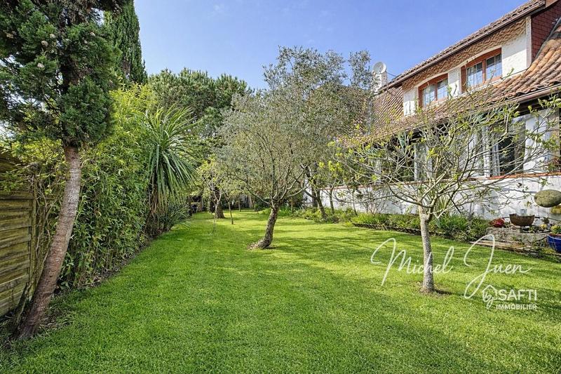 Maison - 232 m² - 6 pièces