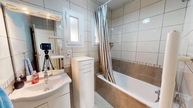 Maison - 166 m² - 8 pièces