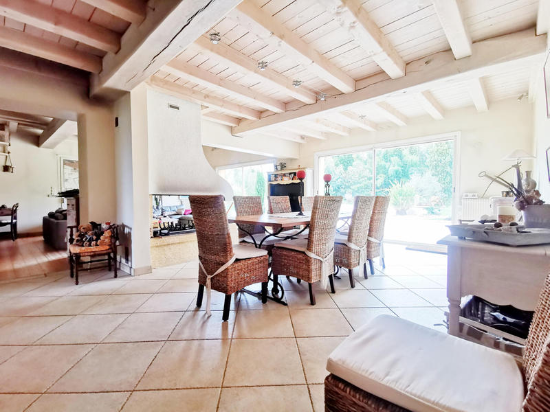 Propriété - 400 m² - 12 pièces