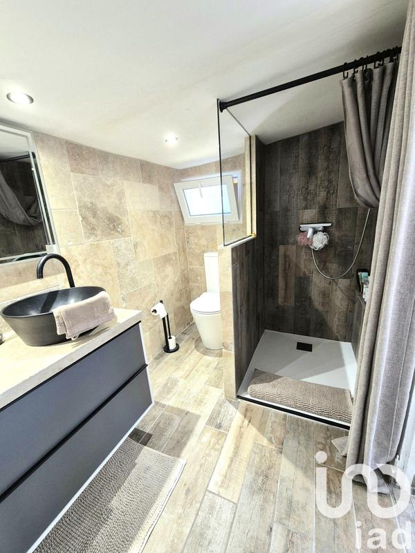 Maison - 202 m² - 5 pièces