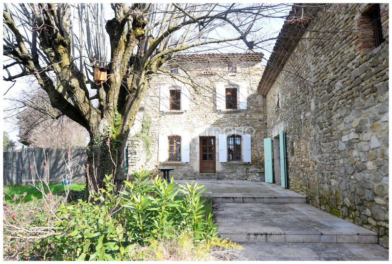 Mas - 173 m² - 7 pièces