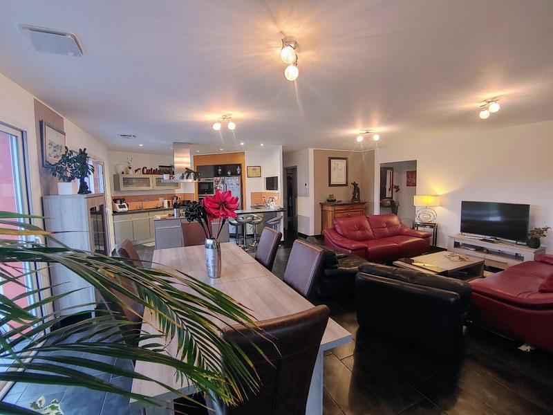 Maison - 140 m² - 5 pièces