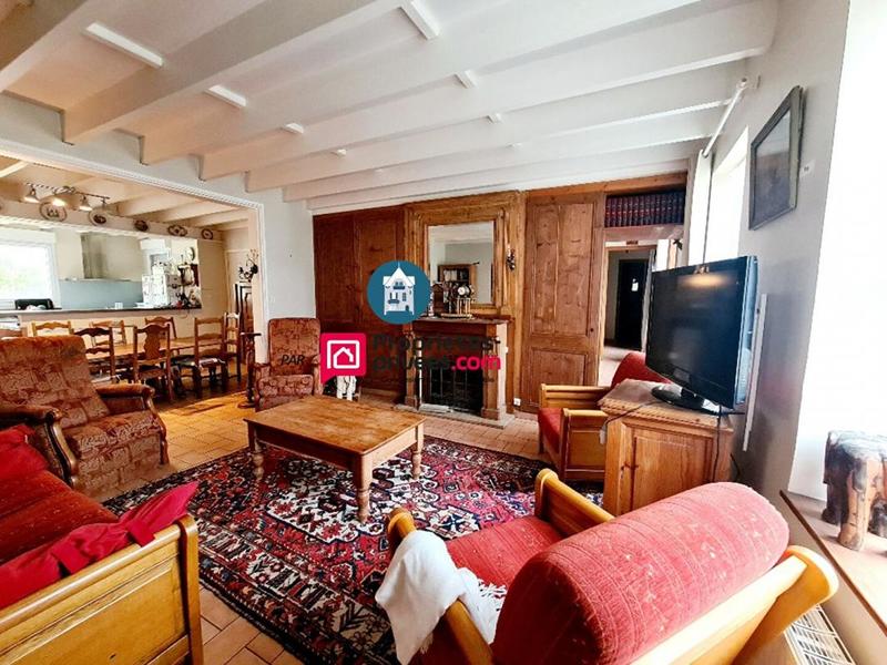 Corps de ferme - 289 m² - 8 pièces