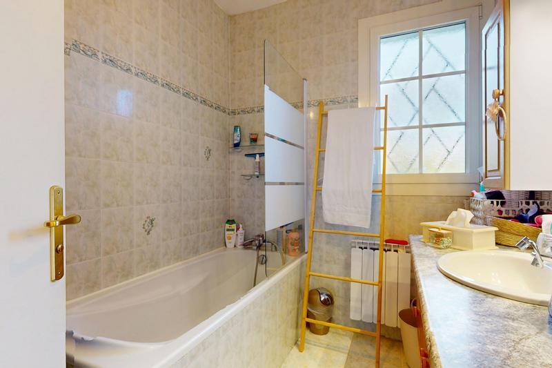 Maison - 195 m² - 4 pièces