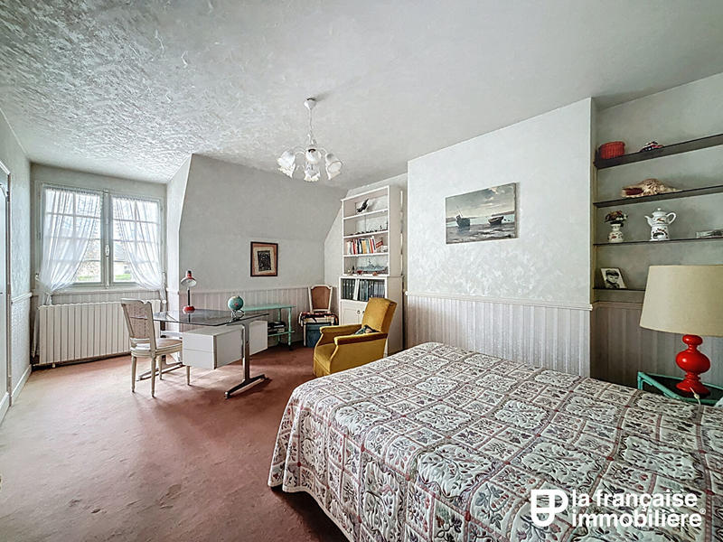 Maison - 166 m² - 8 pièces