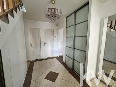 Maison - 174 m² - 8 pièces