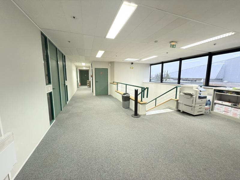 Local d'activités - 12 000 m²