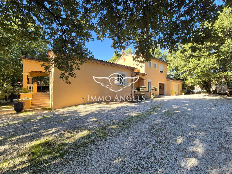 Villa - 213 m² - 7 pièces