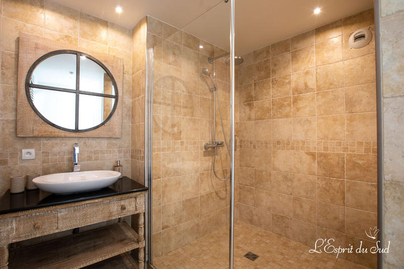 Maison - 700 m² - 26 pièces