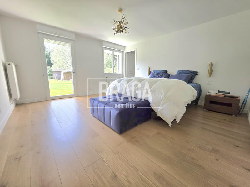 Propriété - 222 m² - 6 pièces