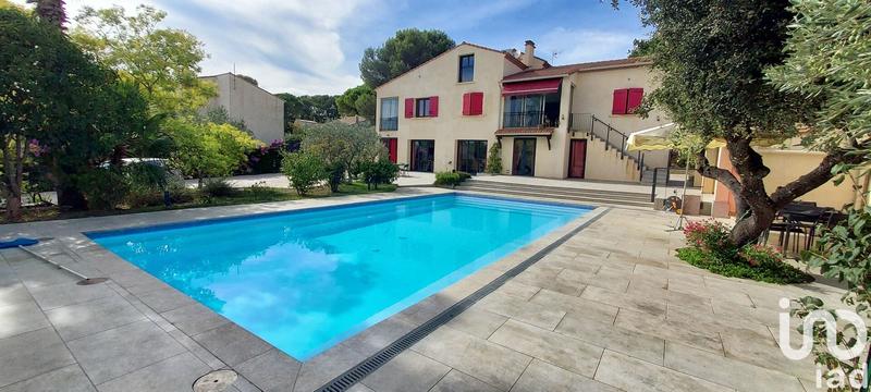 Maison - 330 m² - 11 pièces