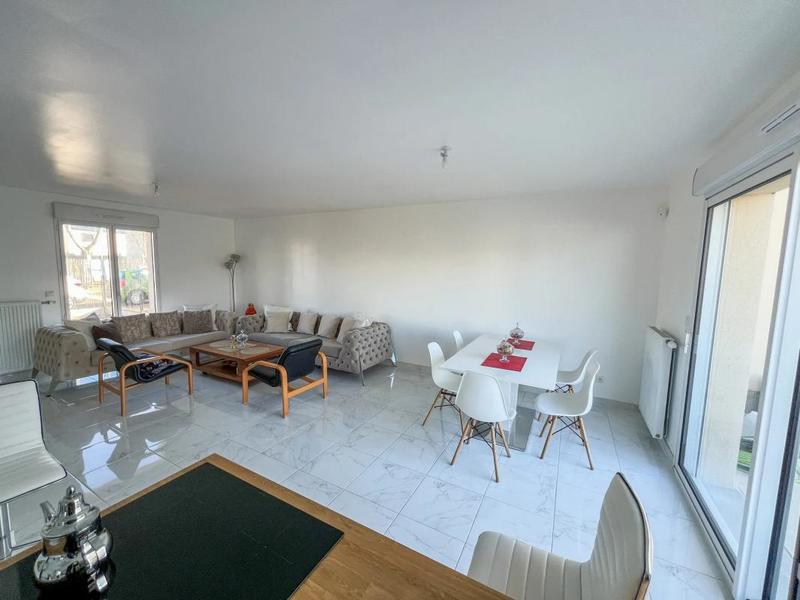 Maison - 110 m² - 8 pièces